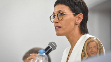 “Son la gata Flora”: Mayra Mendoza cruzó a Gray y defendió el llamado a elecciones
