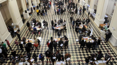 El escrutinio definitivo comienza y el peronismo mira de reojo para reducir la diferencia