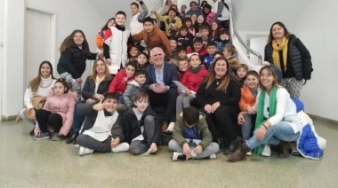 Alumnos de cuarto año de la Escuela Primaria N° 1 visitaron la Municipalidad