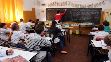 Escuelas bonaerenses: La quinta hora se queda hasta el 31 de diciembre