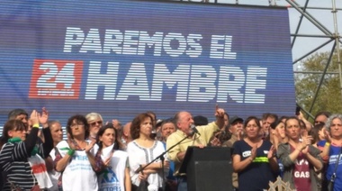 Yasky: "Macri está de rodillas, pretendiendo entregar nuestra soberanía"