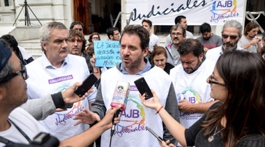 Judiciales en "estado de alerta" en reclamo salarial