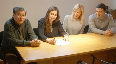 Vamos Con Vos cierra la campaña firmando un compromiso con los platenses