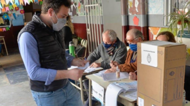 Ralinqueo votó y destacó el trabajo de las autoridades de mesa