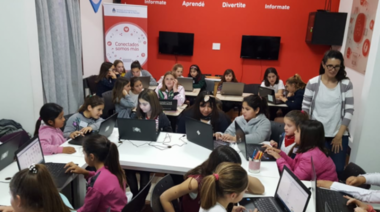 El Club de Chicas Programadores de Villegas celebran el reconocimiento de Provincia