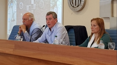 Zubieta remarcó que el encuentro "es una paritaria, no cláusula de revisión"