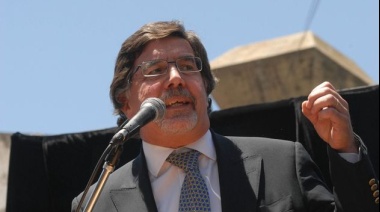 Sileoni calma a los docentes y confirma que habrá revisión paritaria