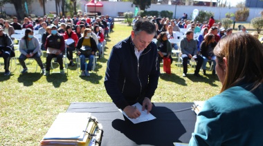 Gray entregó más de 234 escrituras para vecinos de Esteban Echeverría