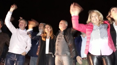 El peronismo platense mostró el primer gesto hacia la unidad