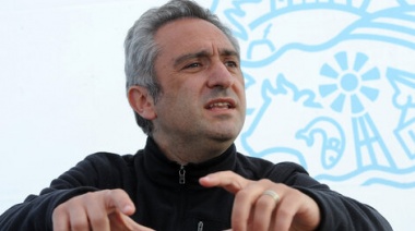 Larroque salió con los tapones de punta contra Alberto Fernández