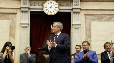 Monzó reivindicó "la rosca política" y fue ovacionado en el Congreso