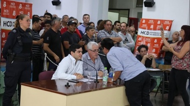 "Que se vayan todos", el grito de guerra en Berisso