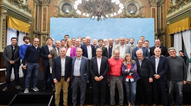 "Tiene que ser Axel": Vuelve el operativo clamor por la reelección