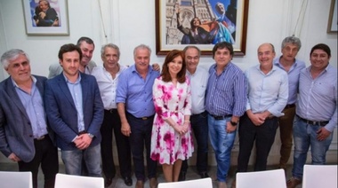 Los intendentes del interior se muestran con Cristina de cara al 2019