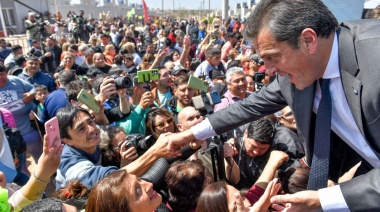 Massa desde La Rioja:  "Somos un país de trabajo, producción y educación"