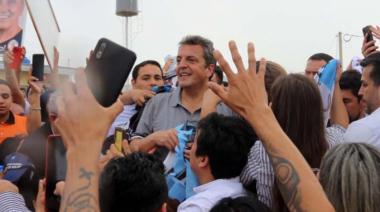 Massa se blinda con apoyo de agrupaciones peronistas