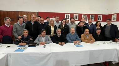 ¿Indecisos?: El radicalismo bonaerense sigue sin definir su encuentro