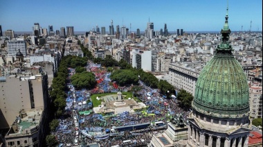 La oposición apela a una plaza llena para presionar contra la Ley Bases