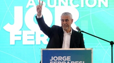 Ferraresi busca ampliar su territorio y le moja la oreja a Máximo y Massa