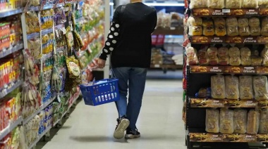 ¿Fin de la crisis? Frenó la caída del consumo en supermercados