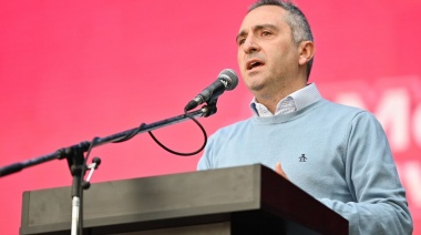 Larroque se cortó solo y tomó partido en la interna del PJ