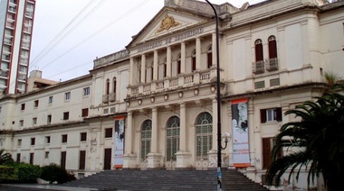 Se incendió el depósito de armamentos en el ministerio de Seguridad