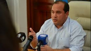 Recoulat prometió y cumplió: Con aumento y por adelantado, pagó los sueldos de enero