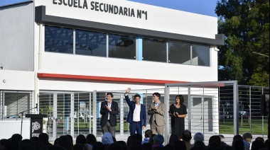 Kicillof le apuntó a Milei por paralizar la obra pública