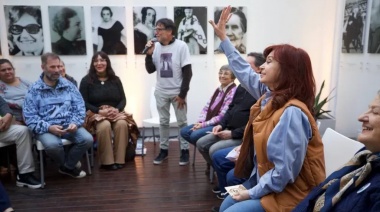 Cristina responde a Kicillof con un acto con curas villeros en la Ciudad