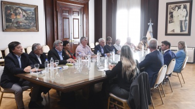 Kicillof saltó la grieta interna con créditos para emprendedores junto a intendentes