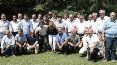 Los intendentes radicales preparan cumbre para respaldar la vicegobernación