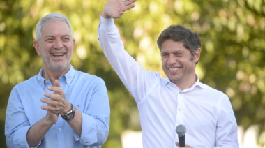 Kicillof cierra la campaña de Fuerza Patria en La Plata junto a Alak