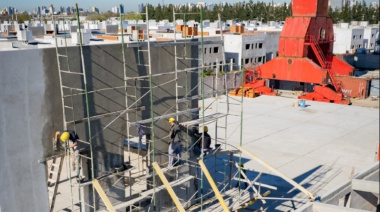 Ferraresi saca pecho con la construcción del Polideportivo Isla Maciel