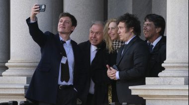 Milei no descarta a Santiago Caputo en el gabinete y pronostica “inflación cero” para 2026