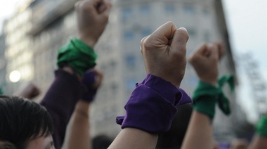 Gran convocatoria en la marcha por el Día Internacional de la Mujer
