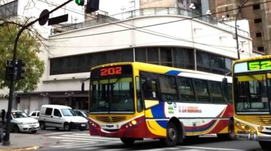 Crespo pide más colectivos en circulación para La Plata