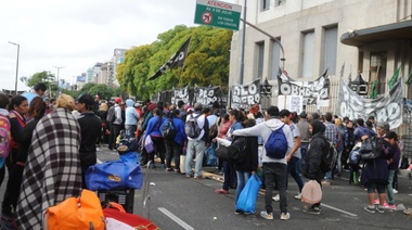 Los movimientos sociales advierten a Stanley y preparan un acampe