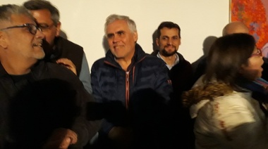 Santillán adelantó el aguinaldo para “atender la crisis”