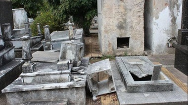Denuncian el estado de abandono del Cementerio Municipal
