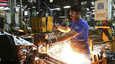 La industria sigue en caída libre