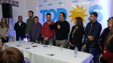 Di Salvo pidió “pensar en las Pymes” durante el cierre de campaña