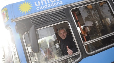 Con una caravana, Cagliardi cerró la campaña en Berisso