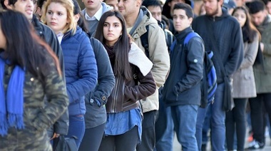 Crisis laboral: El empleo "en blanco" cayó 1,4% en junio