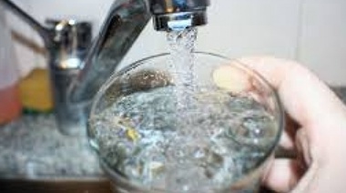 Crespo pide analizar la potabilidad del agua en La Plata
