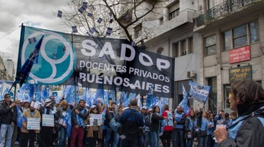 Los docentes privados reclaman por el pago del bono