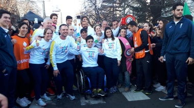 Los platenses recibieron con ovación la Antorcha Olímpica