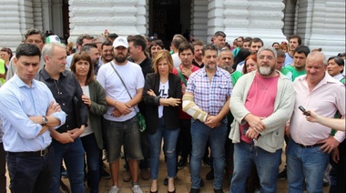 Fuerte reclamo frente  al municipio por despidos en cooperativas