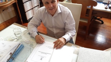Britos congeló el sueldo de la plana política para “dar el ejemplo”