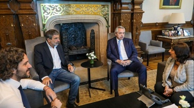 Alberto y Salvarezza anunciaron una recomposición en las becas del CONICET