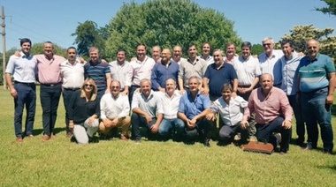 Con gestos a Kicillof, los intendentes radicales tuvieron su foro